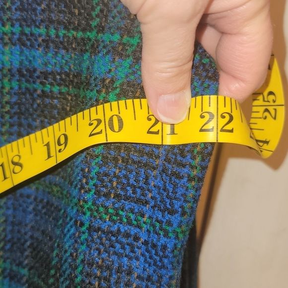 Pendleton 100% Virgin Wool, Satin,Plaid Jacket, sz Lg. Green, blue,black, gold. - Picture 7 of 14